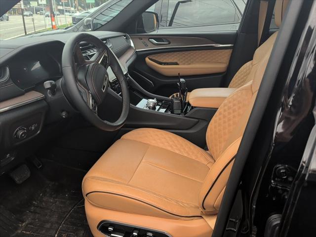 2025 Jeep Grand Cherokee Summit 4x4 2025 Jeep Grand Cherokee Summit 4x4