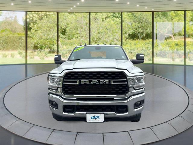 2024 Ram 3500 Big Horn Crew Cab 4x4 8 Box