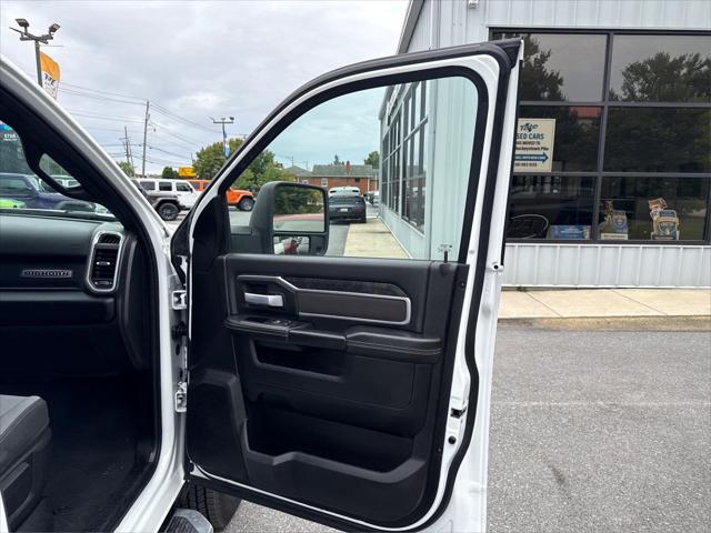 2024 Ram 3500 Big Horn Crew Cab 4x4 8 Box