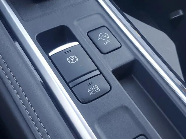 2025 Nissan Pathfinder Platinum FWD