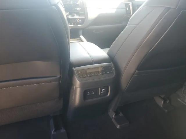 2025 Nissan Pathfinder Platinum FWD