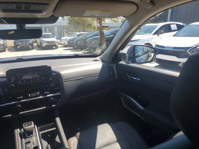 2025 Nissan Pathfinder Platinum FWD