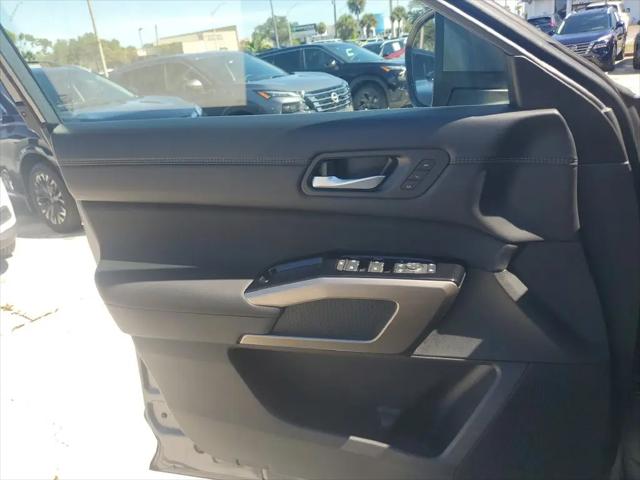 2025 Nissan Pathfinder Platinum FWD