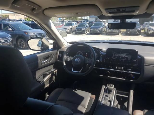 2025 Nissan Pathfinder Platinum FWD
