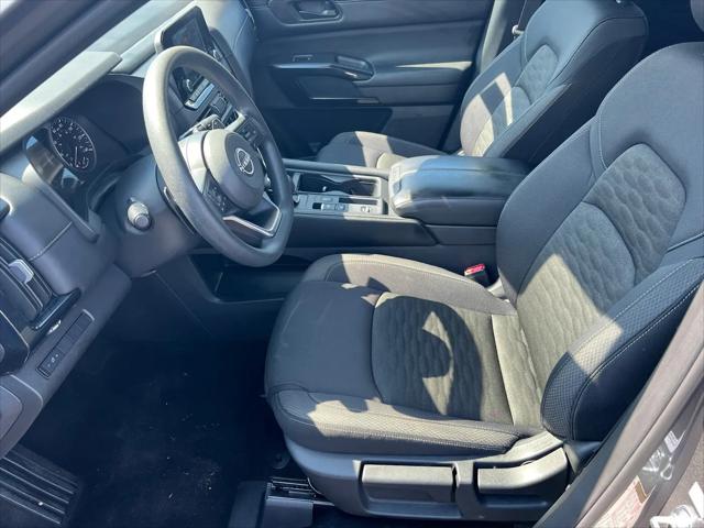 2025 Nissan Pathfinder S FWD