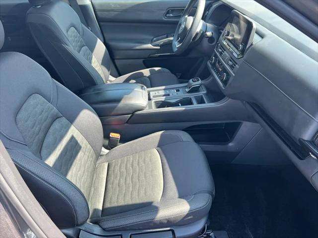 2025 Nissan Pathfinder S FWD