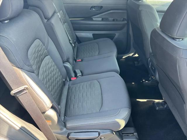 2025 Nissan Pathfinder S FWD