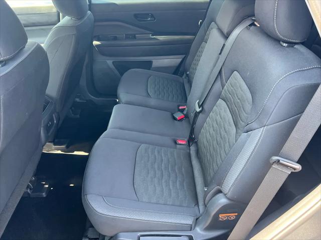 2025 Nissan Pathfinder S FWD