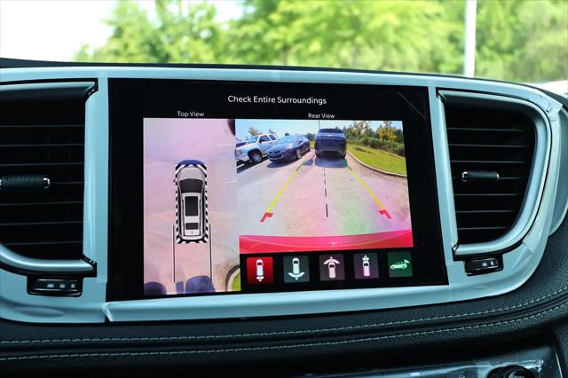 2027 Chrysler Pacifica Limited