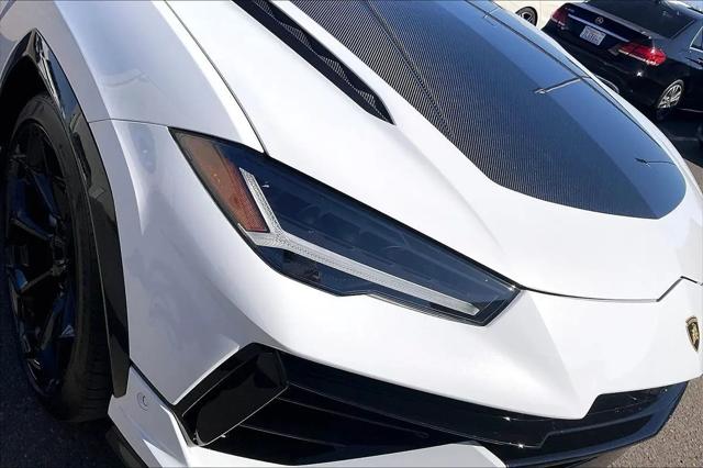 2023 Lamborghini Urus Performante