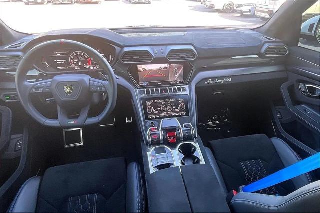 2023 Lamborghini Urus Performante