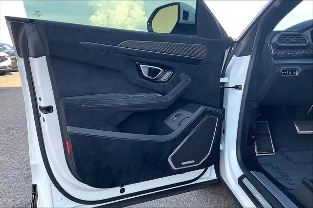 2023 Lamborghini Urus Performante