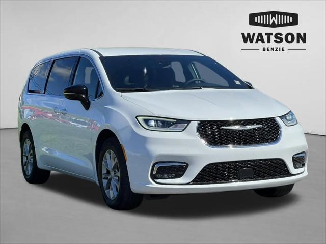2025 Chrysler Pacifica Select for sale in Benzonia, MI