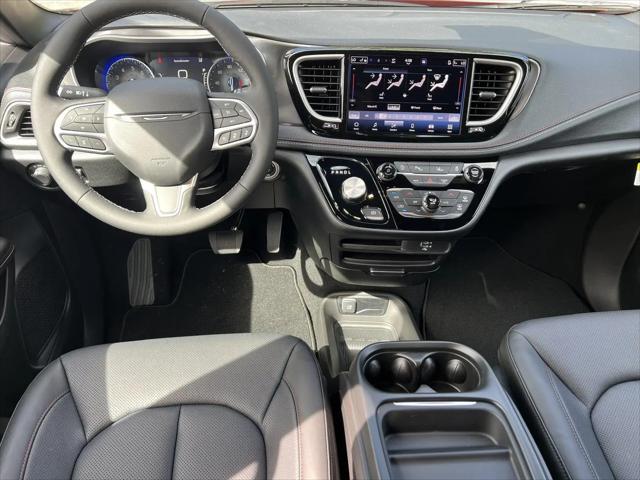 2027 Chrysler Pacifica Select AWD