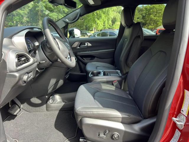 2027 Chrysler Pacifica Select AWD