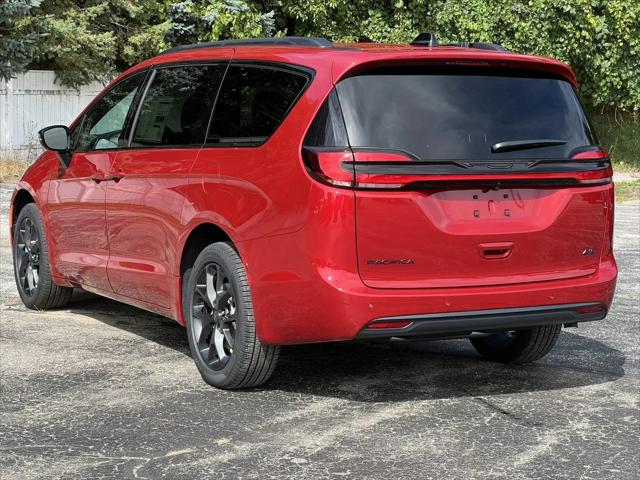 2027 Chrysler Pacifica Select AWD