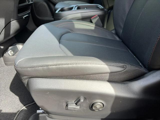 2027 Chrysler Pacifica Select AWD
