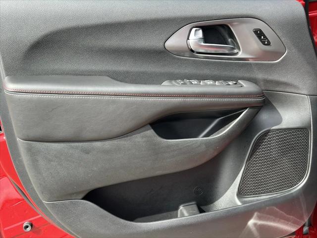 2027 Chrysler Pacifica Select AWD