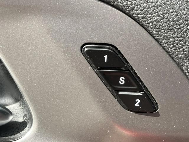2027 Chrysler Pacifica Select AWD