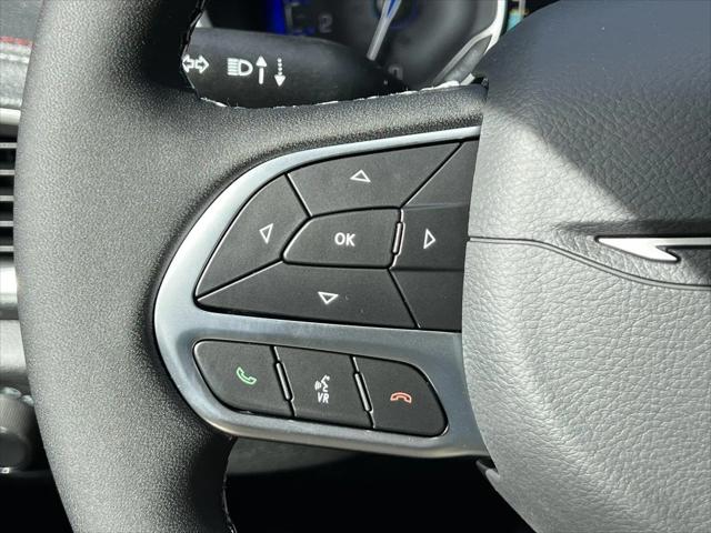 2027 Chrysler Pacifica Select AWD