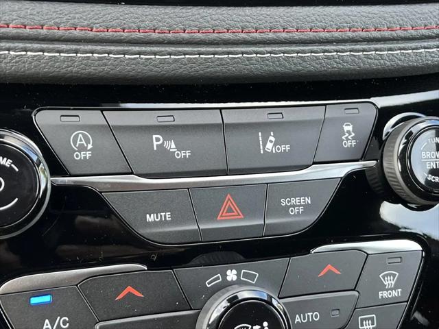 2027 Chrysler Pacifica Select AWD