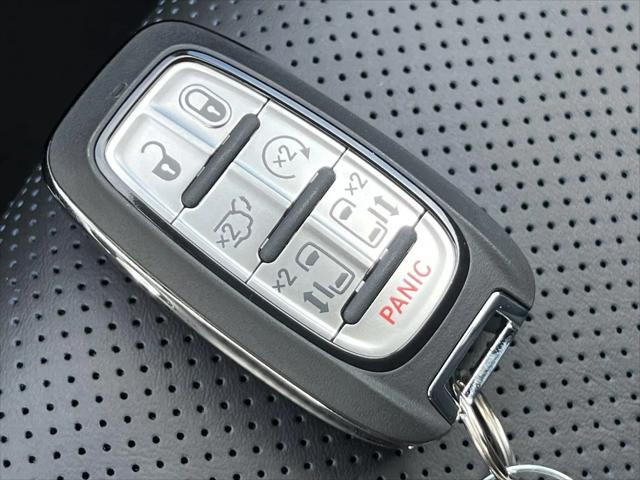 2027 Chrysler Pacifica Select AWD