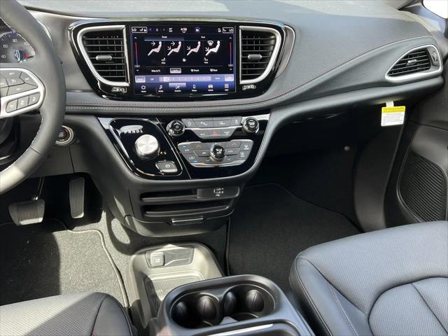 2027 Chrysler Pacifica Select AWD