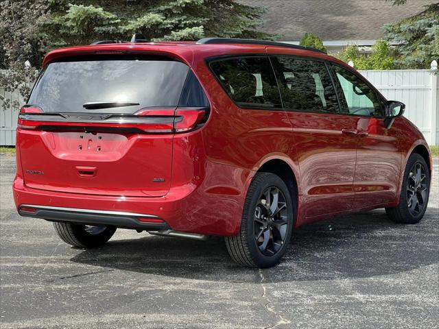 2027 Chrysler Pacifica Select AWD