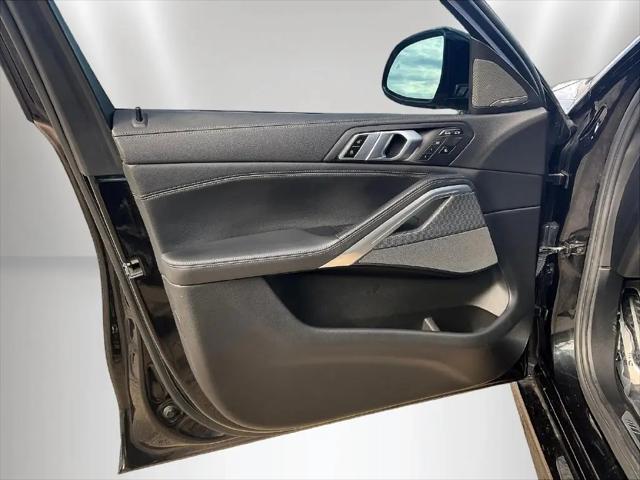 2021 BMW X6 M50i