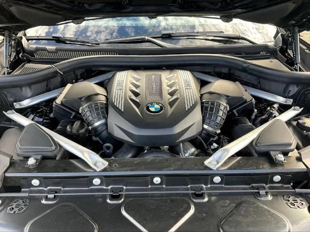 2021 BMW X6 M50i