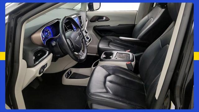 2017 Chrysler Pacifica Touring-L Plus