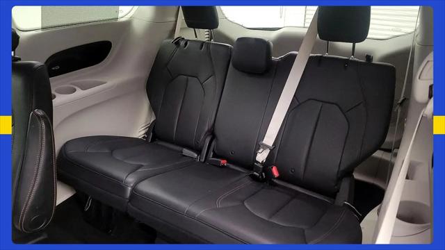 2017 Chrysler Pacifica Touring-L Plus