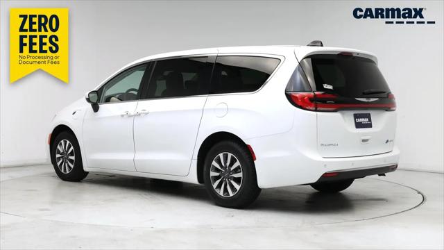 2023 Chrysler Pacifica Hybrid Touring L for sale in Lynnwood, WA