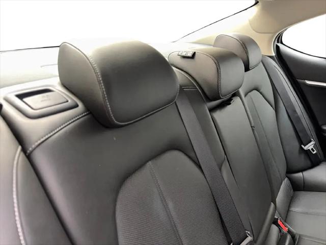 2026 Genesis G70 2.5T RWD
