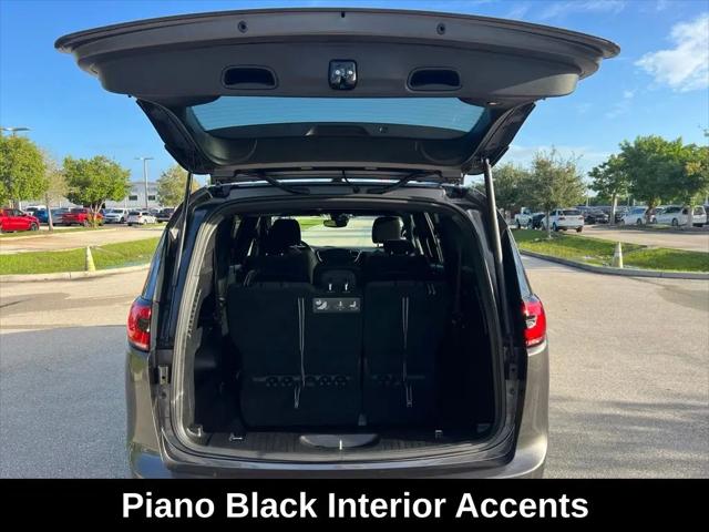 2021 Chrysler Pacifica Touring