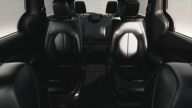 2027 Chrysler Pacifica LX
