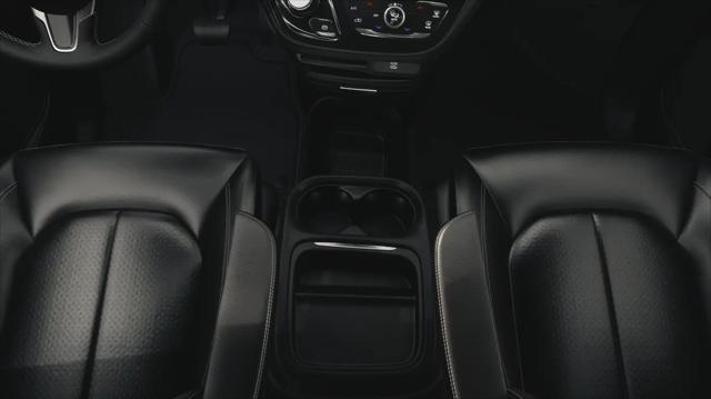 2027 Chrysler Pacifica LX