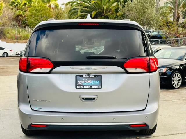 2017 Chrysler Pacifica Touring-L