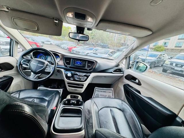2017 Chrysler Pacifica Touring-L