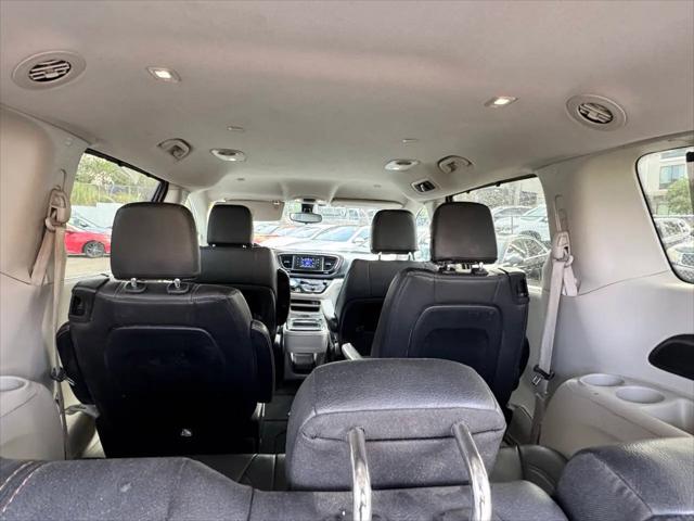 2017 Chrysler Pacifica Touring-L