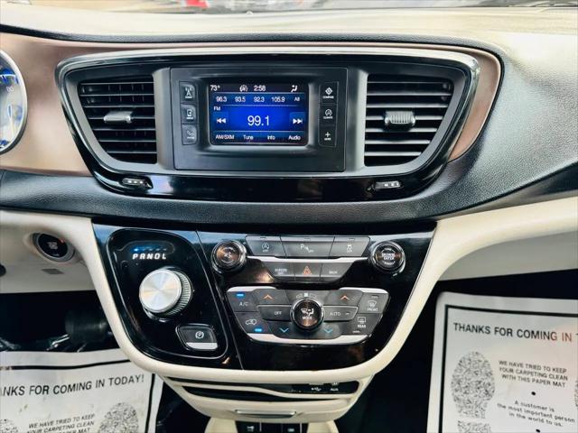 2017 Chrysler Pacifica Touring-L