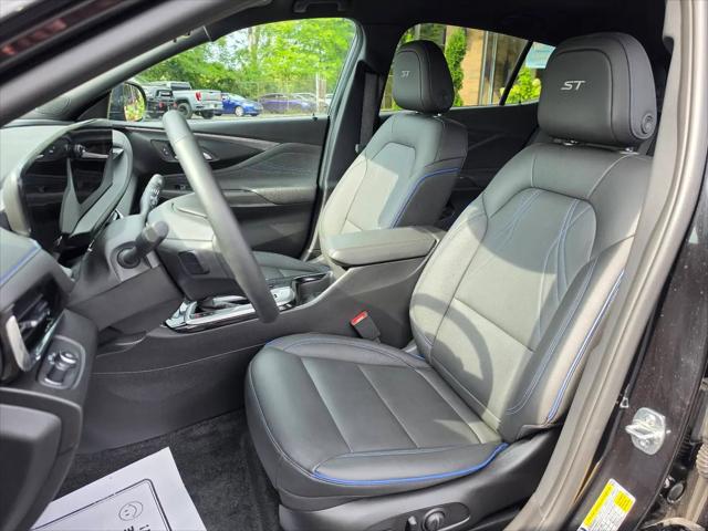 2026 Buick NV Sport Touring FWD