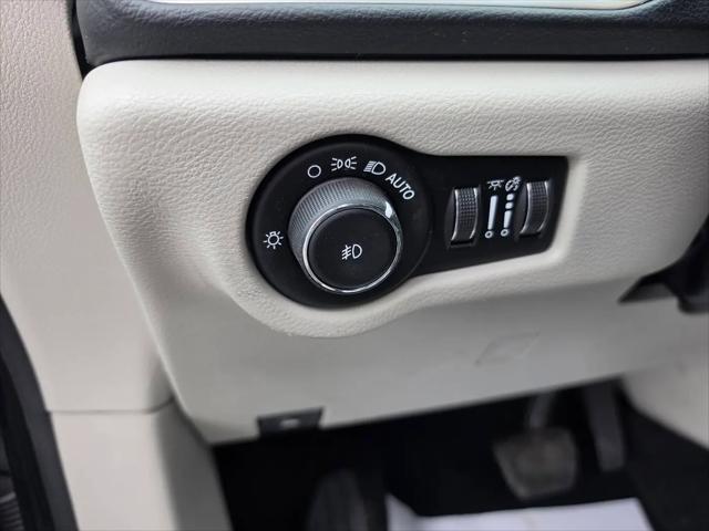2020 Chrysler Voyager LXI