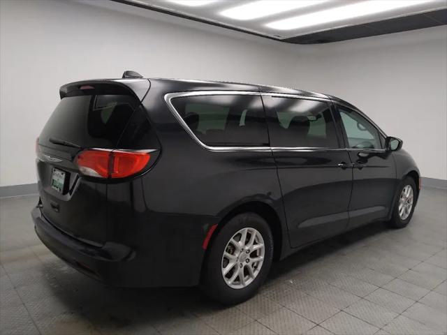 2017 Chrysler Pacifica LX