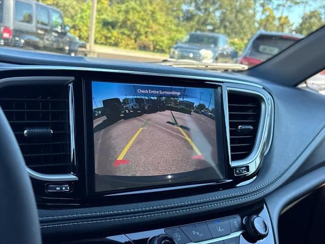 2027 Chrysler Pacifica Select