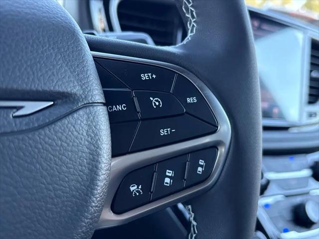2027 Chrysler Pacifica Select