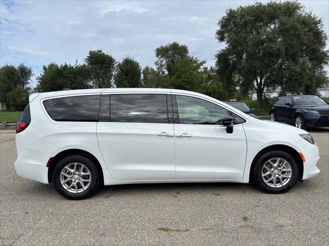 2027 Chrysler Pacifica LX
