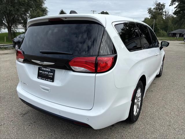2027 Chrysler Pacifica LX