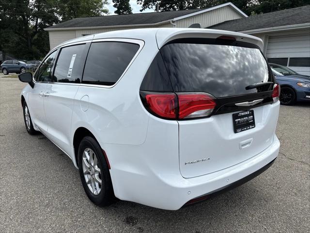 2027 Chrysler Pacifica LX