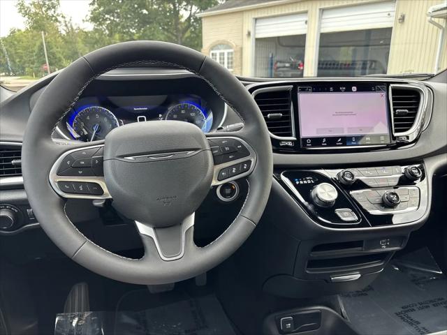 2027 Chrysler Pacifica LX